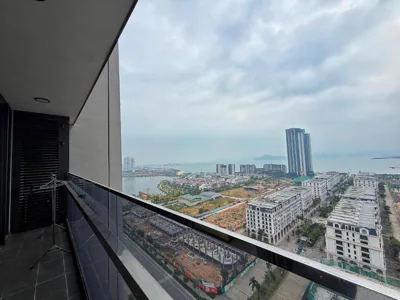 Zweizimmerapartment mit Balkon — Homestay Ha Long - Bai Chay